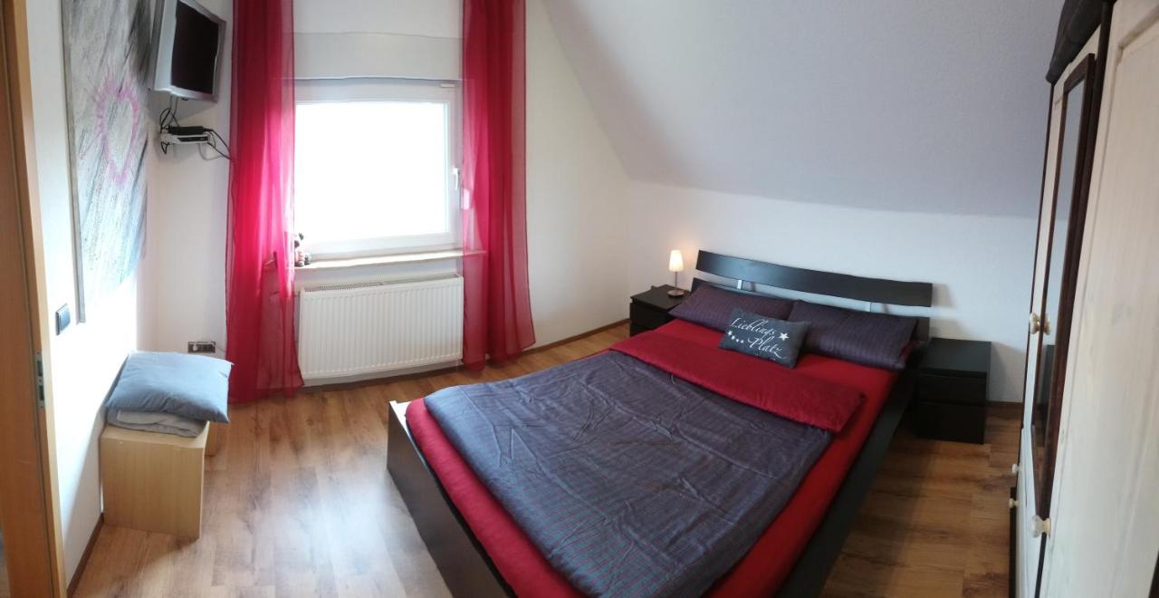 Private Zimmer Bei Der Weser-Ems-Halle Ольденбург Экстерьер фото